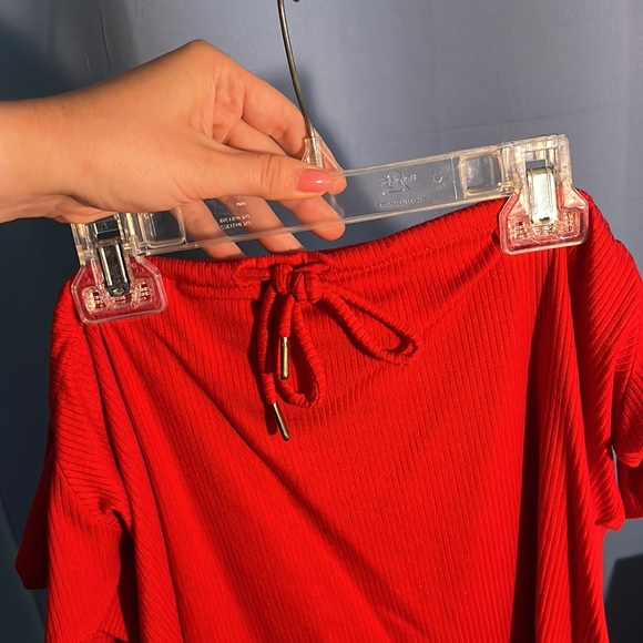 Red Top - Picture 4 of 5